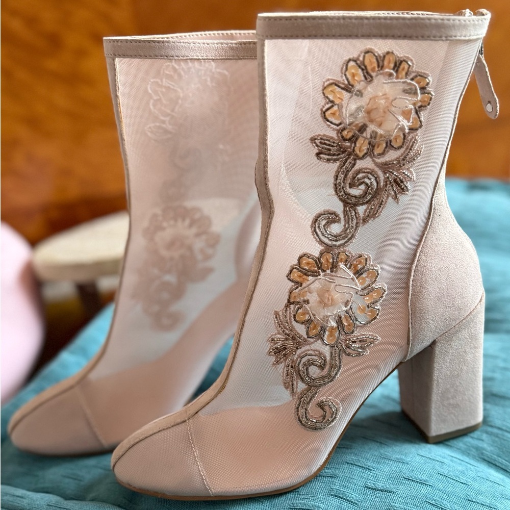 Avec Les Filles Cream Heeled Boots with Embroidered Detail